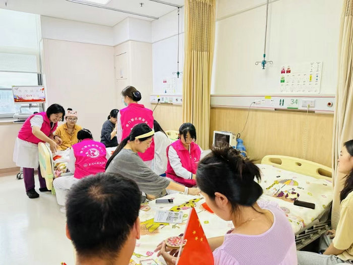 欢度国庆，我院开展红色爱国主题DIY活动.jpg