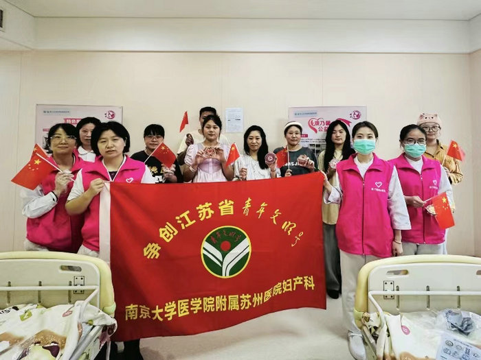 欢度国庆，我院开展红色爱国主题DIY活动2.jpg