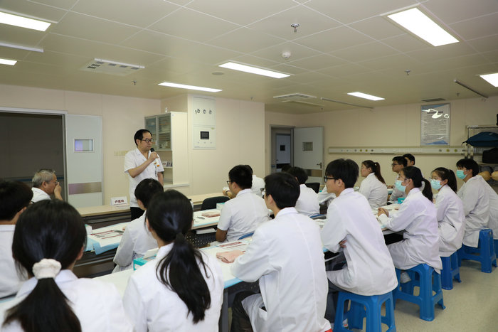 夯实基础，精益求精 我院举办“腹部切口与缝合课程培训”活动3.jpg