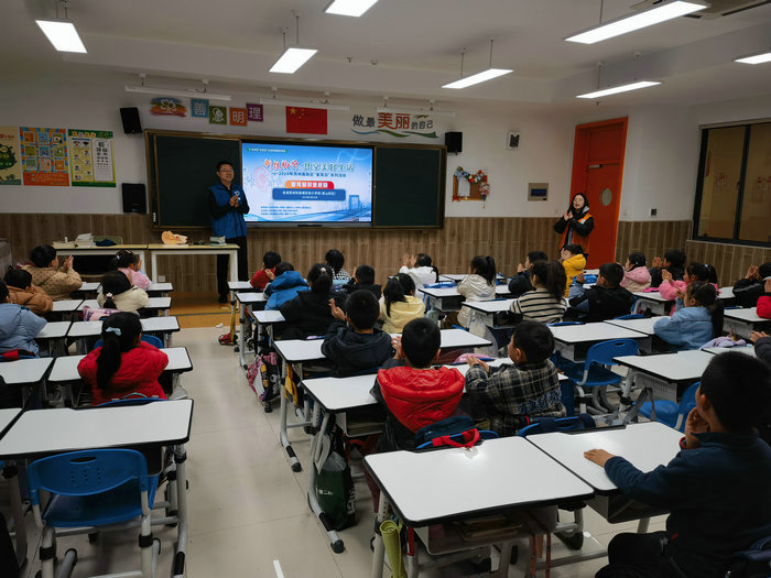 多形式多渠道 南大苏州医院“全国爱耳日”系列活动惠民生暖人心5.jpg