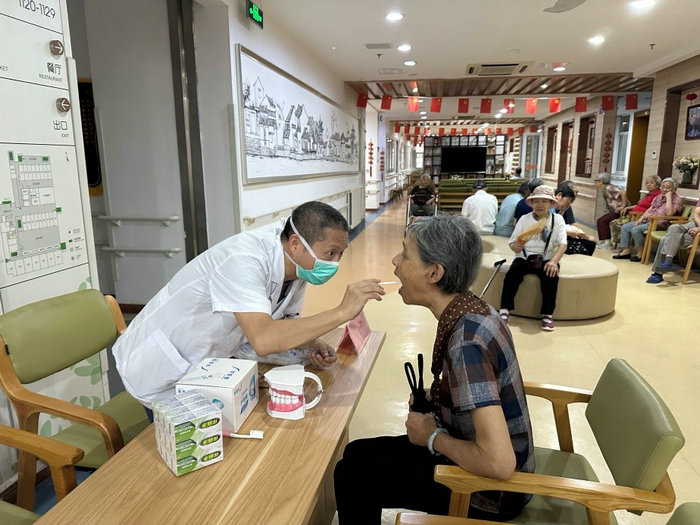 南大苏州医院成功举办第36个“全国爱牙日”系列宣传活动2.jpg