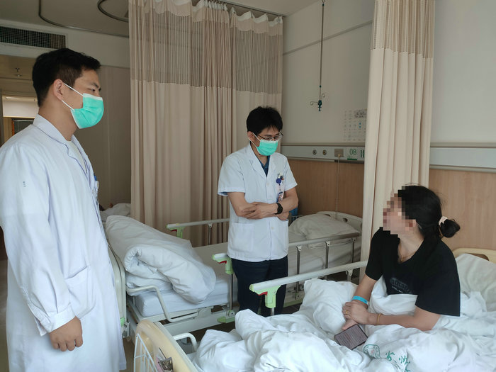 女子使用减重制剂一周骤减13斤 不规范使用危及生命.jpg